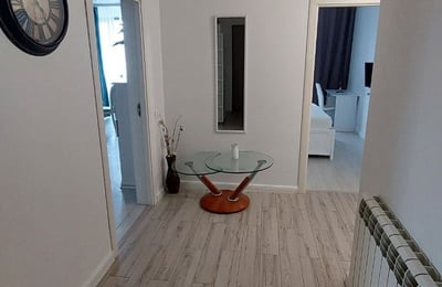 Аренда комфортных 3-комнатных апартаментов с отдельной кухней, 100 м², Мамаия, Констанца, Румыния